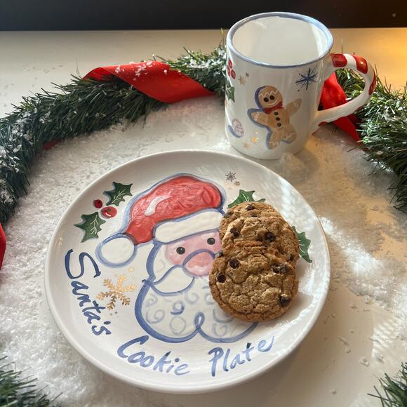 SANTA Cookie Plate and Mug Set/Gingerbread Man, Candy and Snowflakes in Gold - Picture 7 of 9